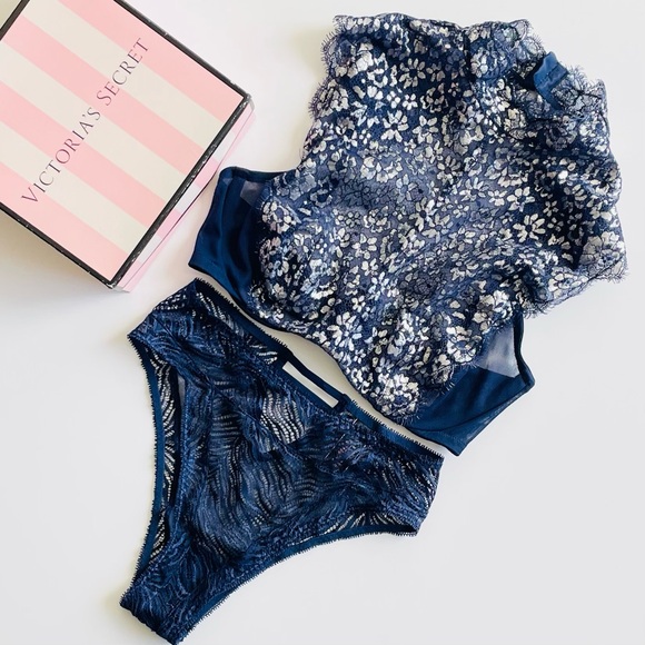 32DD XS Victoria’s Secret navy bra set